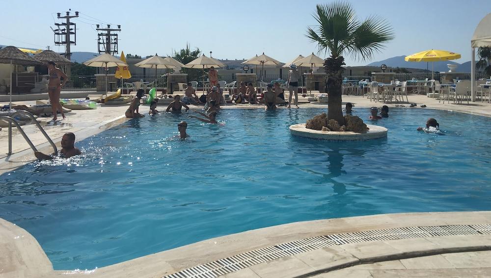 Sunpoint Hotel Bodrum غومْبيت المظهر الخارجي الصورة