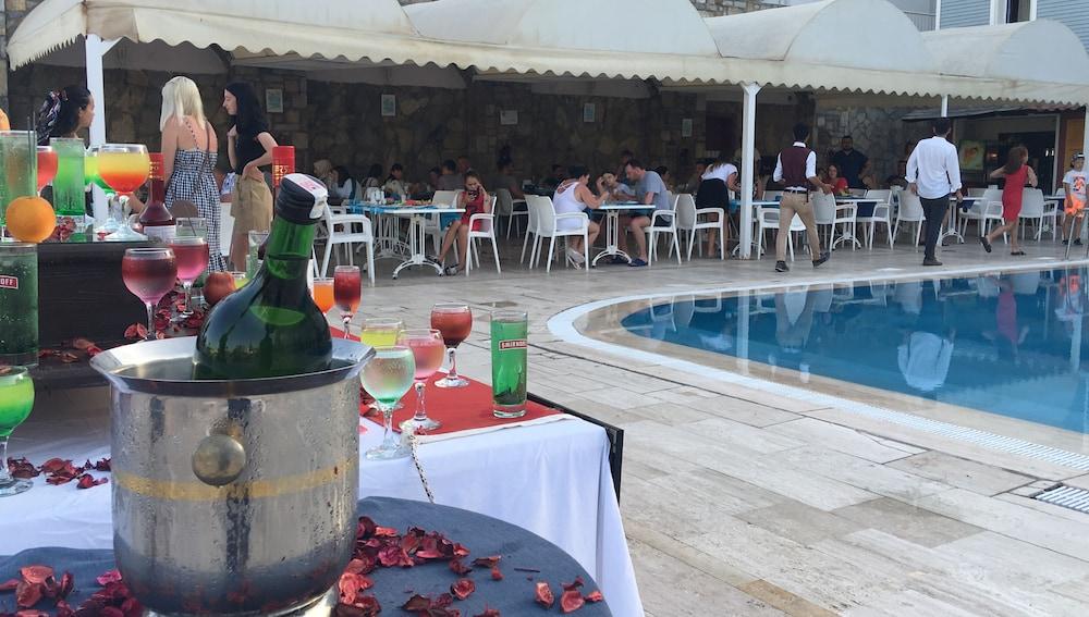 Sunpoint Hotel Bodrum غومْبيت المظهر الخارجي الصورة