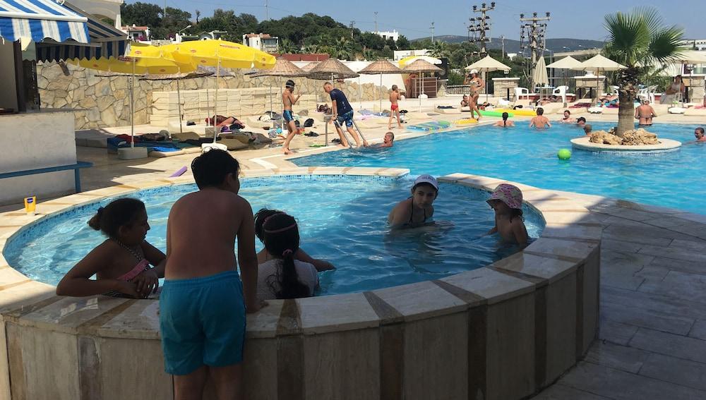 Sunpoint Hotel Bodrum غومْبيت المظهر الخارجي الصورة